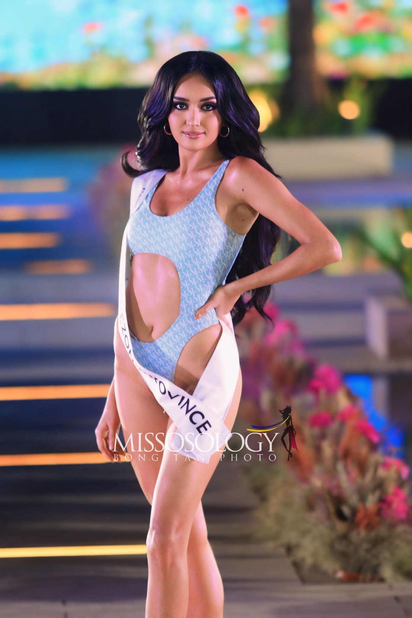 Người đẹp có vòng eo nhỏ nhất Hoa hậu Hoàn vũ Philippines diễn bikini ảnh 7