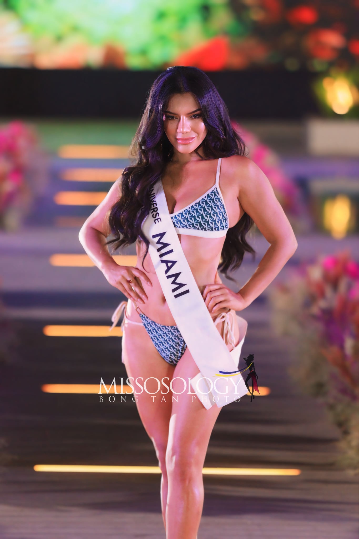 Người đẹp có vòng eo nhỏ nhất Hoa hậu Hoàn vũ Philippines diễn bikini ảnh 15