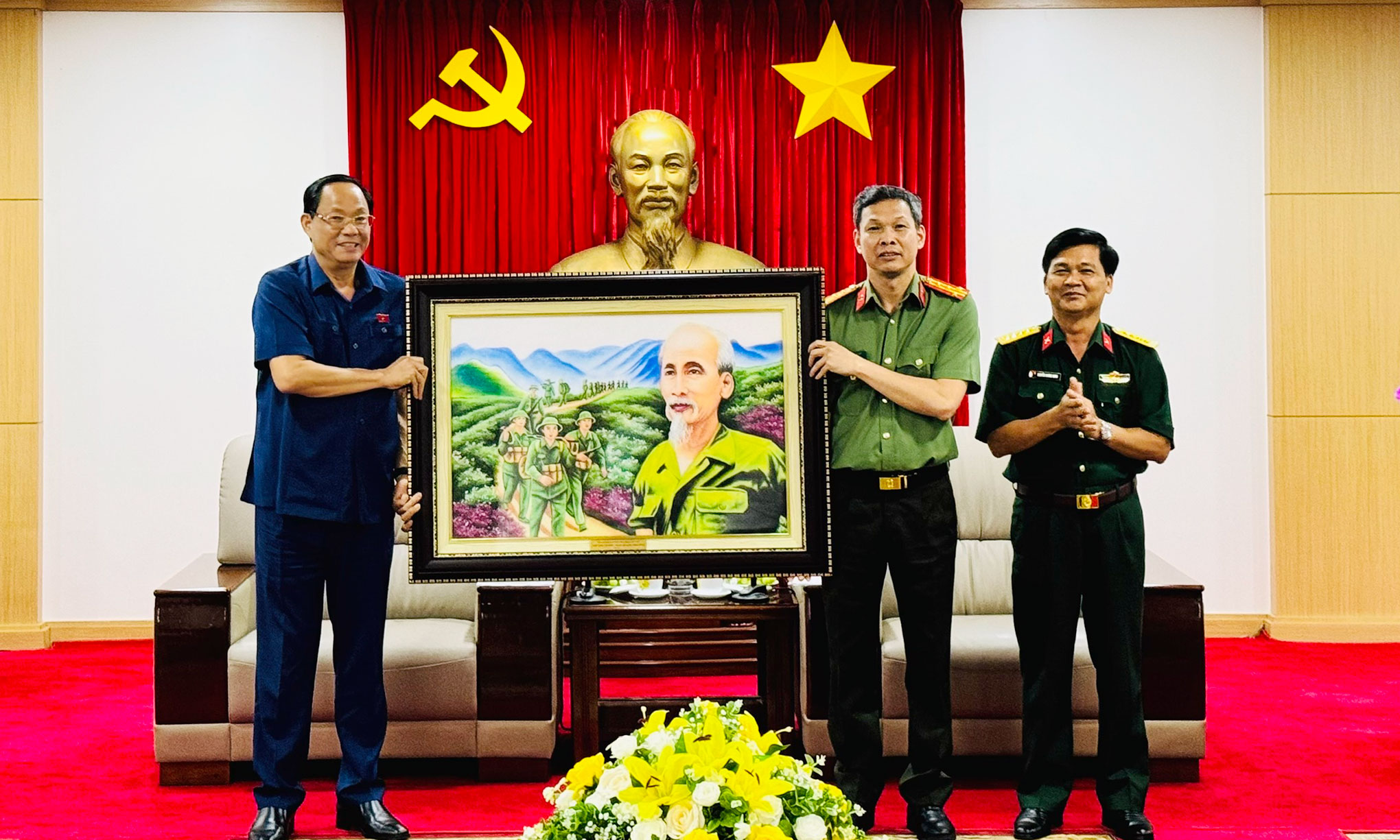 Phó Chủ tịch Quốc hội, Thượng tướng Trần Quang Phương làm việc với lãnh đạo tỉnh Bình Dương -0