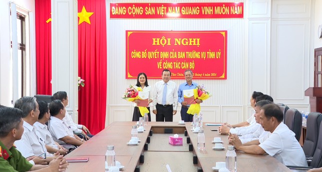 Tỉnh ủy Tây Ninh triển khai quyết định về công tác cán bộ ảnh 2