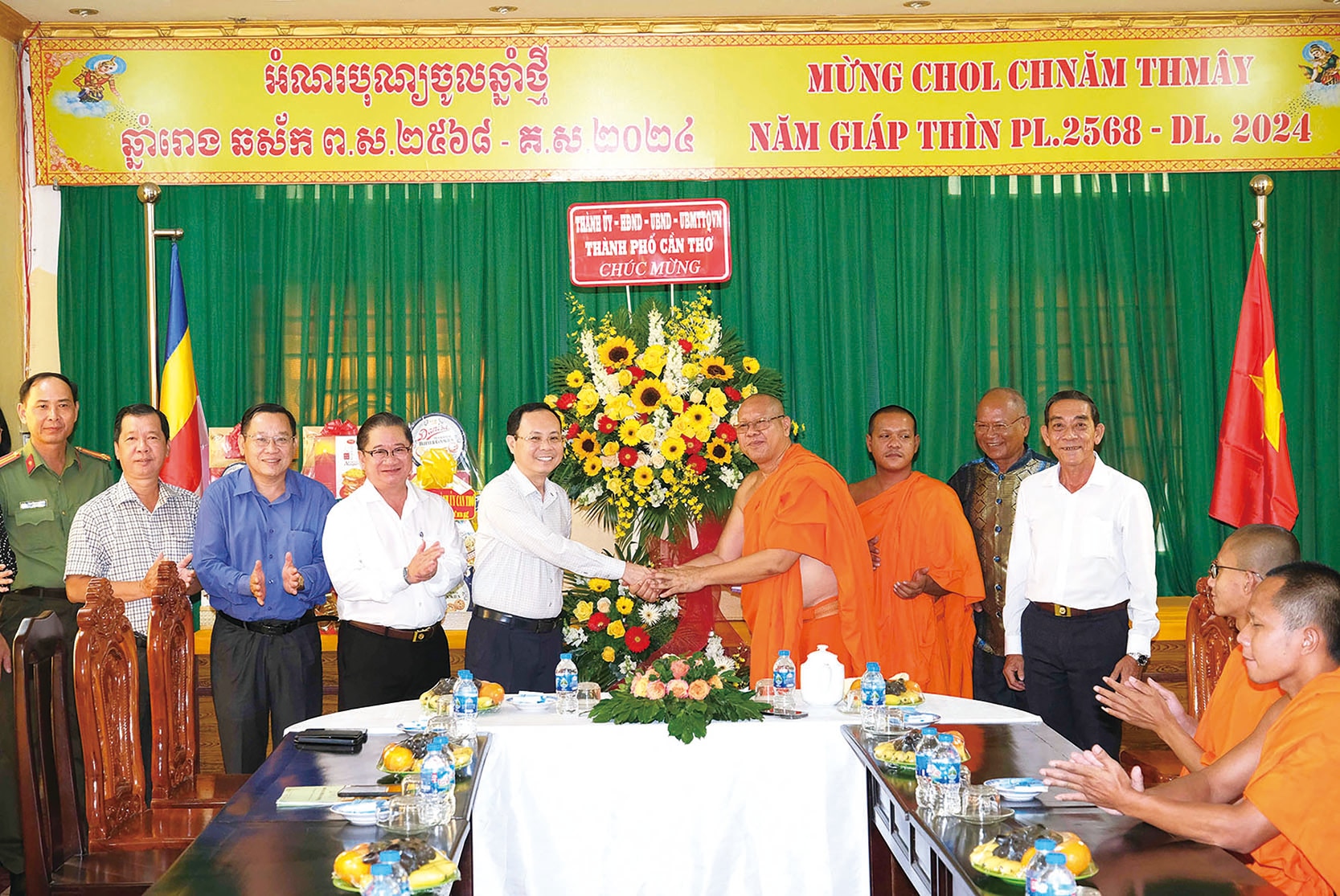 Lãnh đạo TP.Cần Thơ chúc mừng tết cổ truyền đồng bào dân tộc Khmer