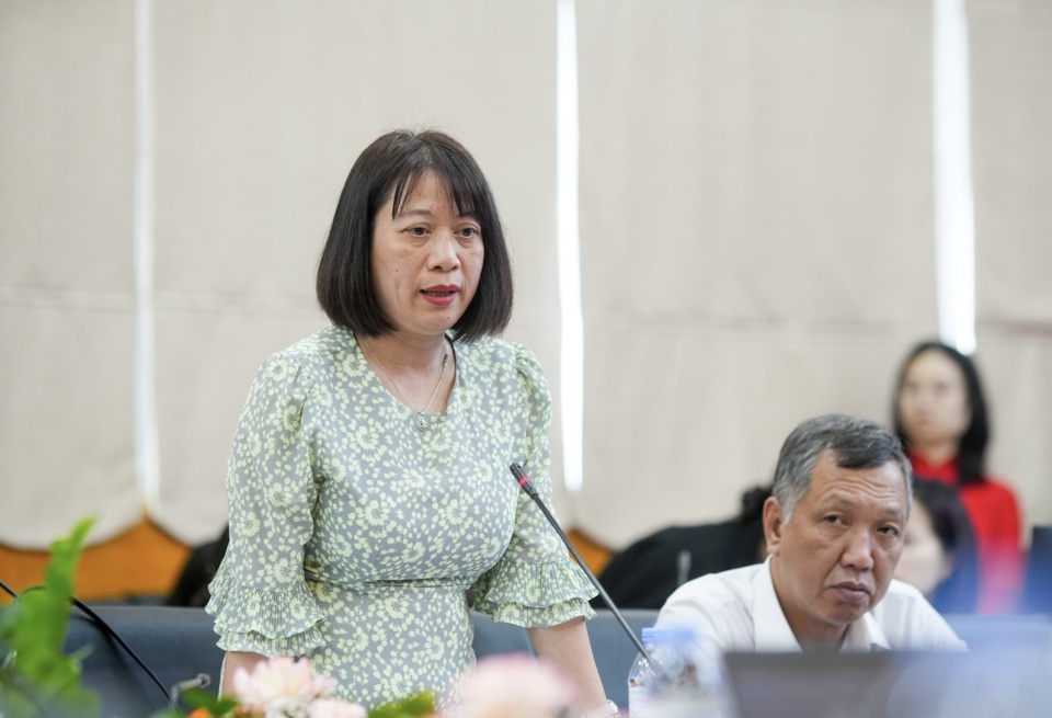 TS Đoàn Thị Tố Uyên phát biểu tại hội thảo
