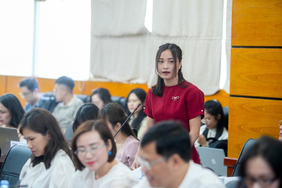 Thạc sĩ Nguyễn Thị Hồng Thúy phát biểu tại hội thảo