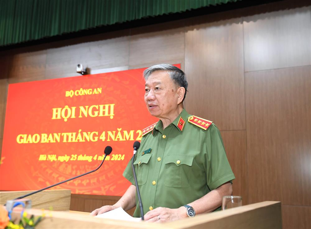 Bộ trưởng Tô Lâm phát biểu kết luận Hội nghị giao ban.