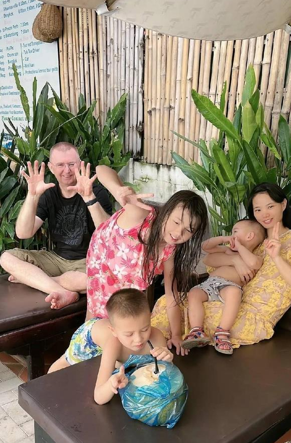 Chuyện tình như cổ tích của cô phiên dịch viên lớn lên từ quê nghèo lấy chồng Ba Lan lớn hơn 24 tuổi- Ảnh 10. Chuyện tình như cổ tích của cô phiên dịch viên lớn lên từ quê nghèo lấy chồng Ba Lan lớn hơn 24 tuổi- Ảnh 10.