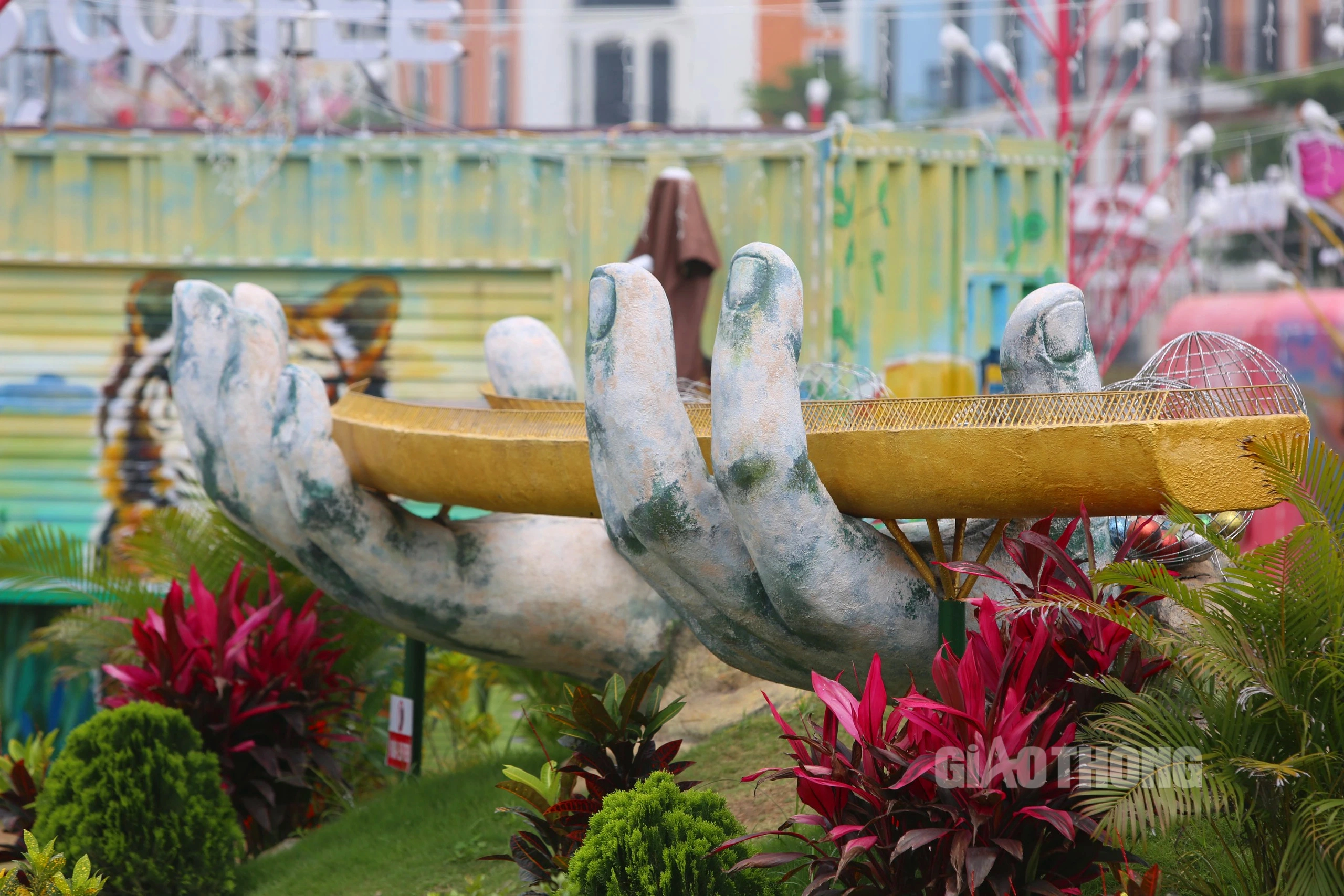 Chiêm ngưỡng quảng trường biển Sầm Sơn trước ngày khai hội- Ảnh 12. Chiêm ngưỡng quảng trường biển Sầm Sơn trước ngày khai hội- Ảnh 12.