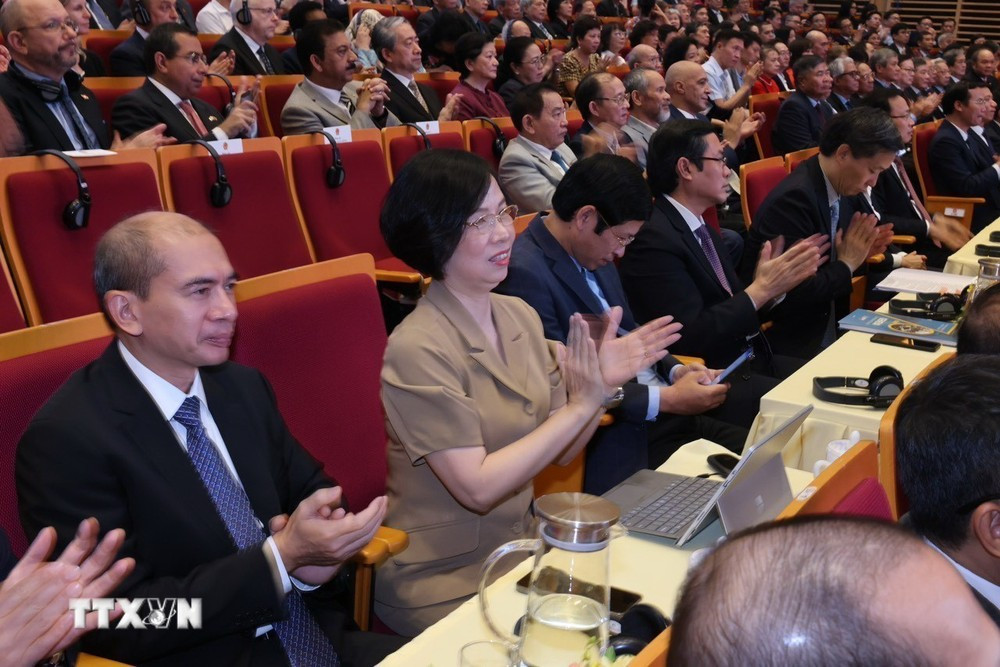 Các đại biểu tham dự lễ kỷ niệm. (Ảnh: Lâm Khánh/TTXVN) ttxvn_ky niem hiep dinh geneva.jpg
