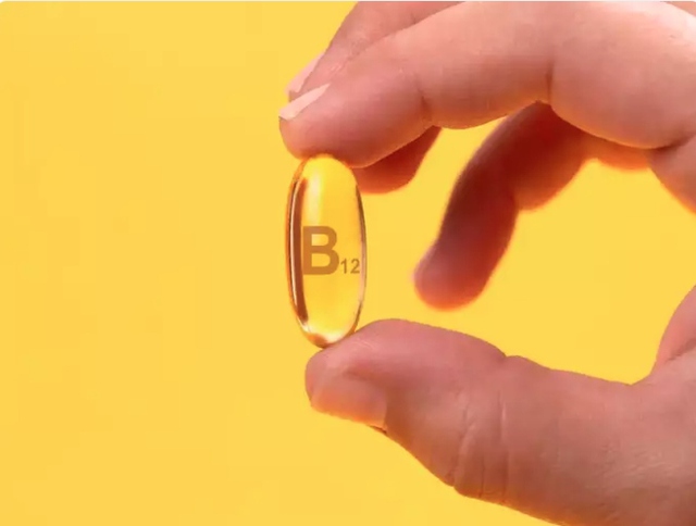 Dấu hiệu cơ thể đang thiếu vitamin B12 trầm trọng, người Việt nên bổ sung thường xuyên 6 thực phẩm này để kéo dài tuổi thọ - Ảnh 2. Dấu hiệu cơ thể đang thiếu vitamin B12 trầm trọng, người Việt nên bổ sung thường xuyên 6 thực phẩm này để kéo dài tuổi thọ - Ảnh 2.