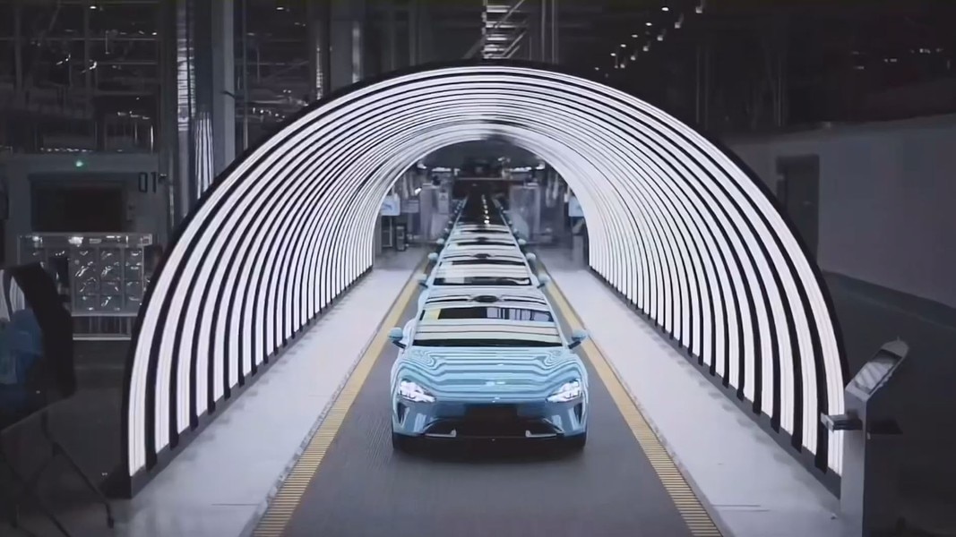 Nhà máy sản xuất xe điện ở Trung Quốc cho ''ra lò'' một chiếc xe trong 76 giây- Ảnh 8.