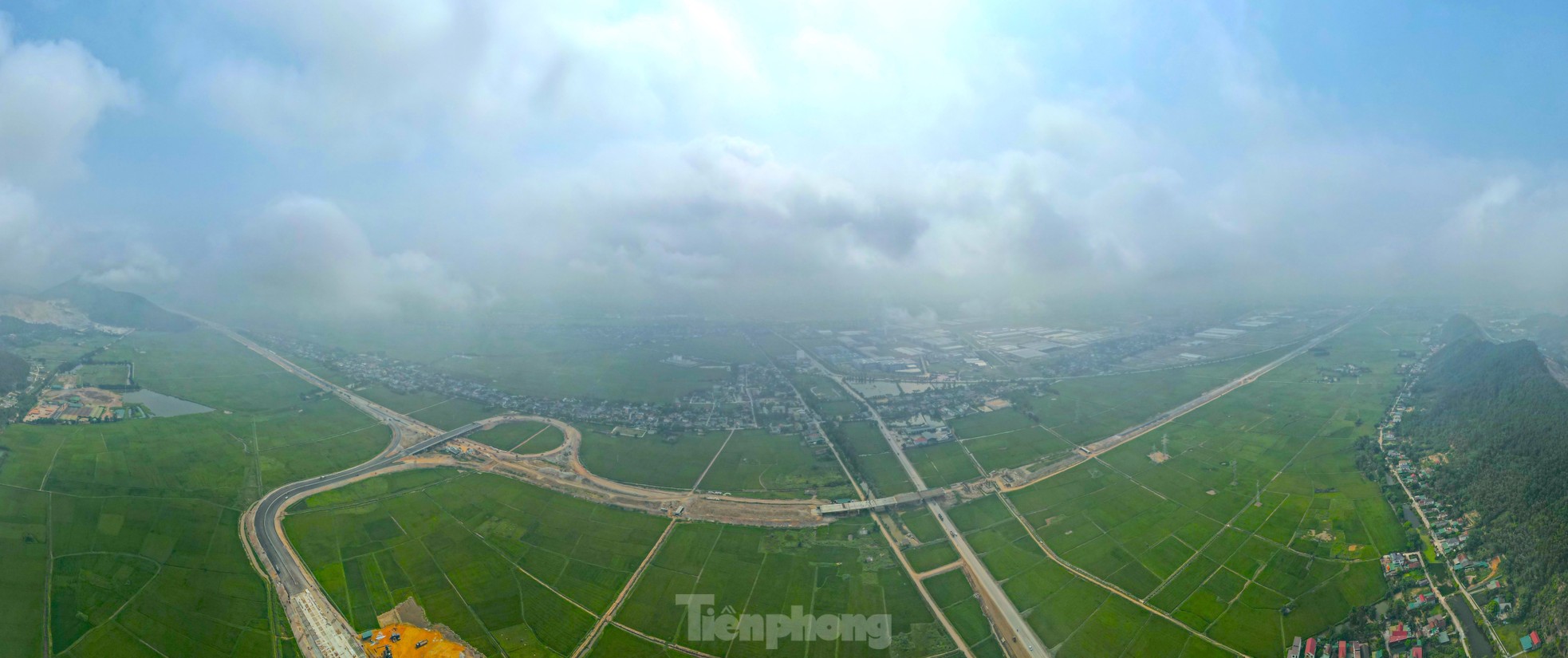 Toàn cảnh 30 km cao tốc Diễn Châu - Bãi Vọt trước ngày thông xe ảnh 26