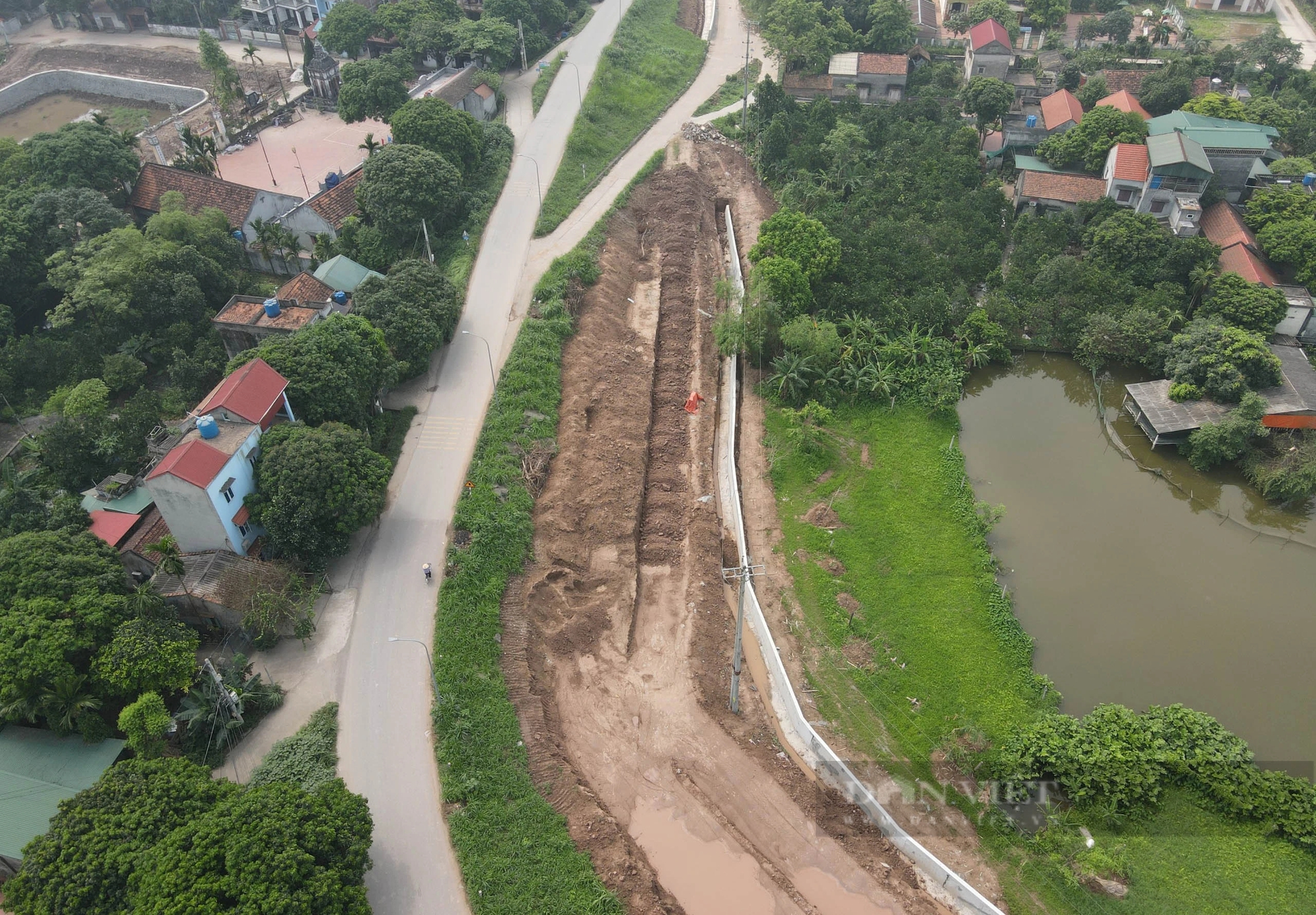 Tuyến đê được đầu tư gần 400 tỷ đồng cải tạo, nâng cấp thuộc huyện nào của Hà Nội?- Ảnh 2. Tuyến đê được đầu tư gần 400 tỷ đồng cải tạo, nâng cấp thuộc huyện nào của Hà Nội?- Ảnh 2.