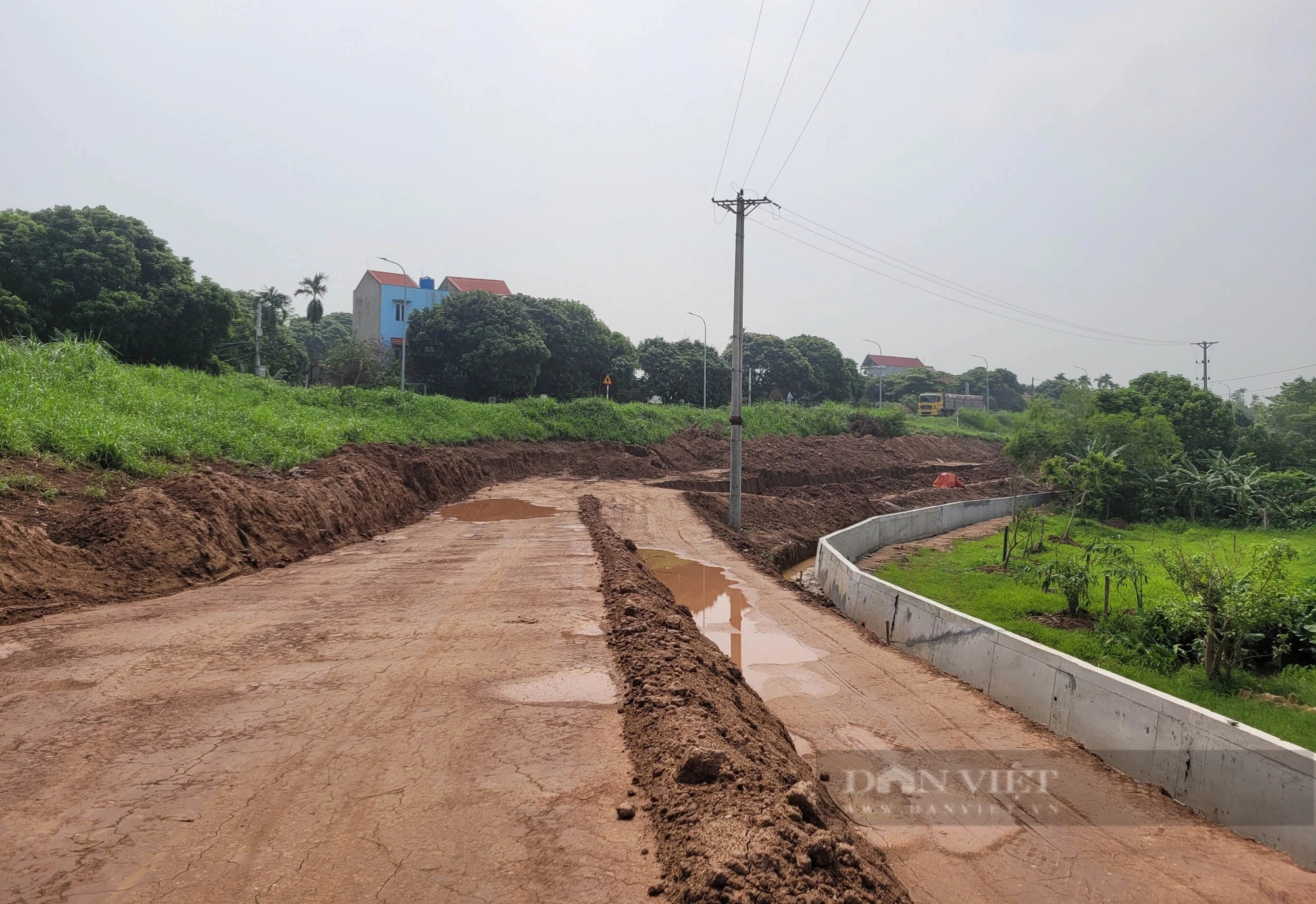 Tuyến đê được đầu tư gần 400 tỷ đồng cải tạo, nâng cấp thuộc huyện nào của Hà Nội?- Ảnh 5. Tuyến đê được đầu tư gần 400 tỷ đồng cải tạo, nâng cấp thuộc huyện nào của Hà Nội?- Ảnh 5.