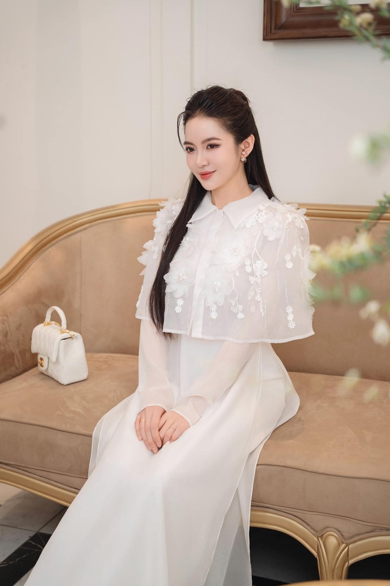 Cuộc sống của mỹ nhân Hà Nội U40 từng "đổi đời" nhờ một bức ảnh: Lấy chồng doanh nhân, nhan sắc luôn ở top đầu- Ảnh 12. Cuộc sống của mỹ nhân Hà Nội U40 từng "đổi đời" nhờ một bức ảnh: Lấy chồng doanh nhân, nhan sắc luôn ở top đầu- Ảnh 12.