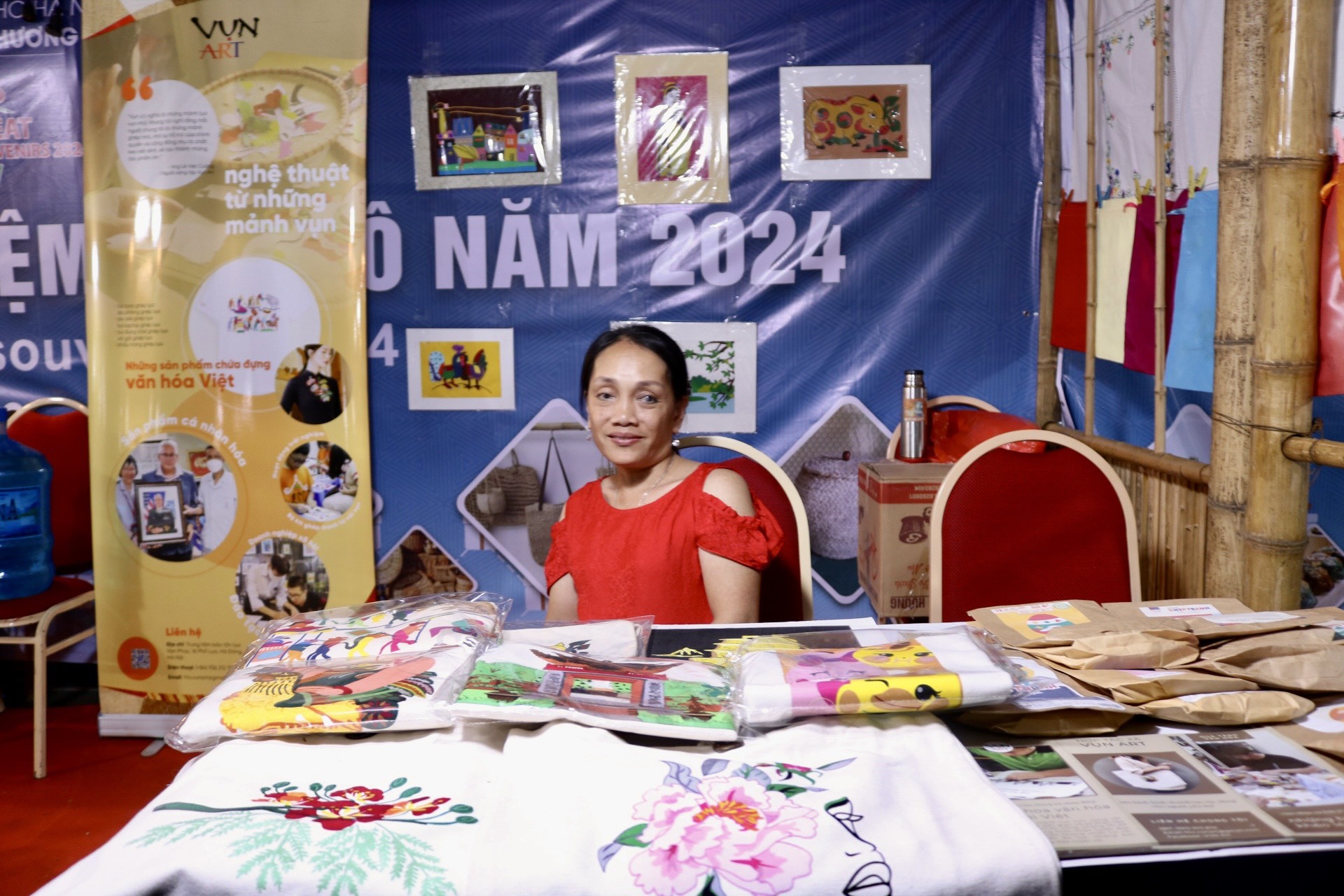 Handicrafts and handmade items attract customers at the Capital's souvenir fair photo 8