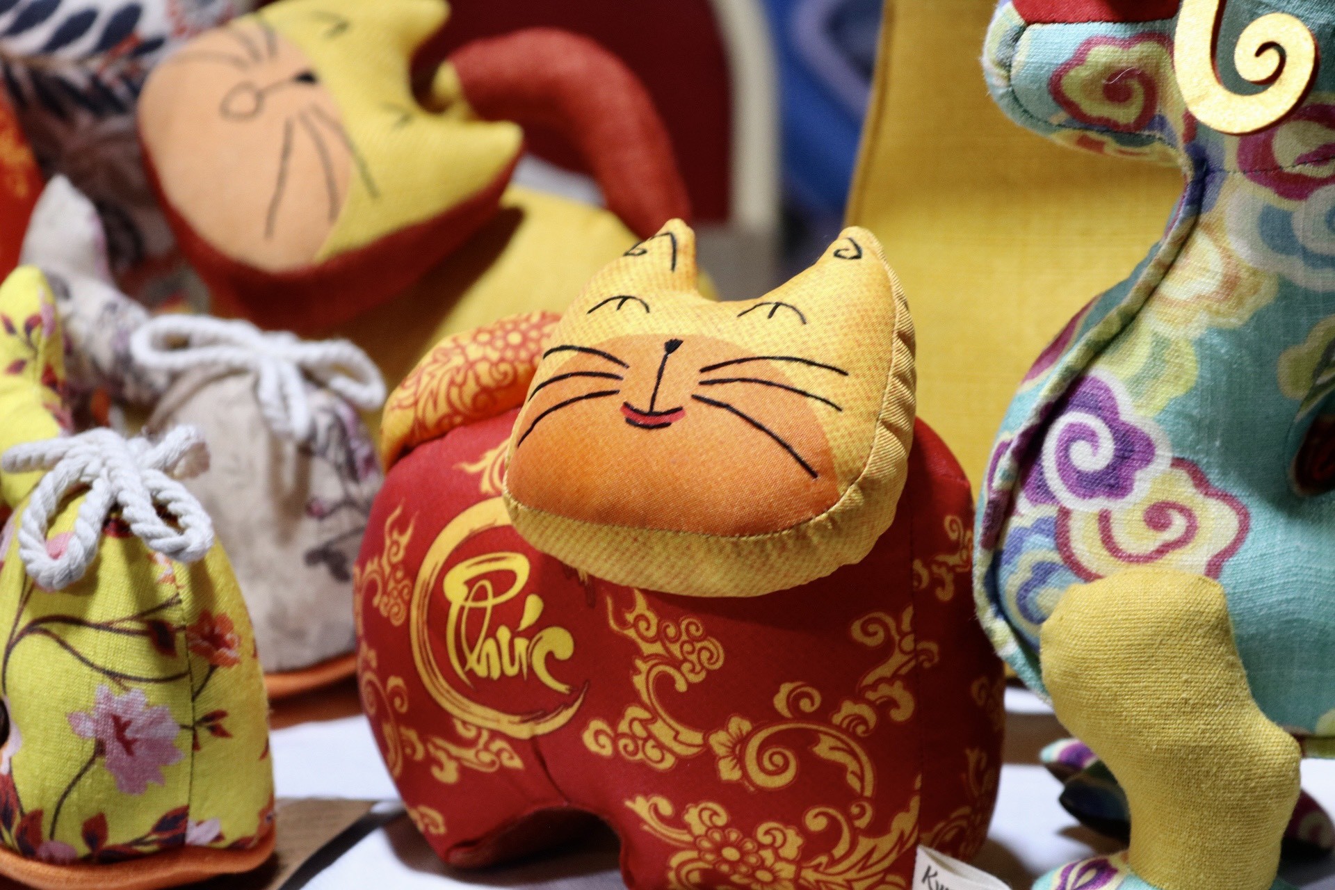 Handicrafts and handmade items attract customers at the Capital's souvenir fair photo 15