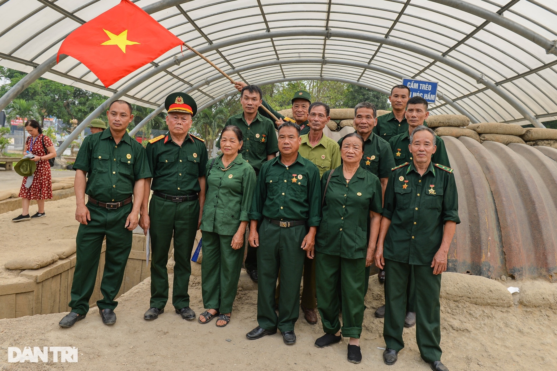 Tourists flock to visit the historical relics of Dien Bien Phu - 4