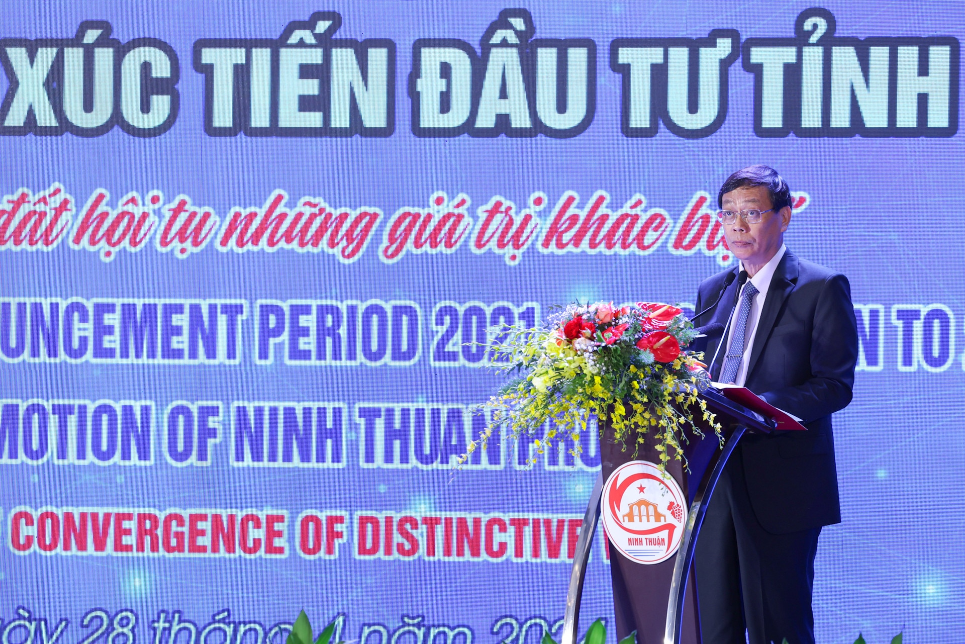 El Primer Ministro espera que Ninh Thuan supere con fuerza y ​​se desarrolle de forma rápida y sostenible - Foto 4.
