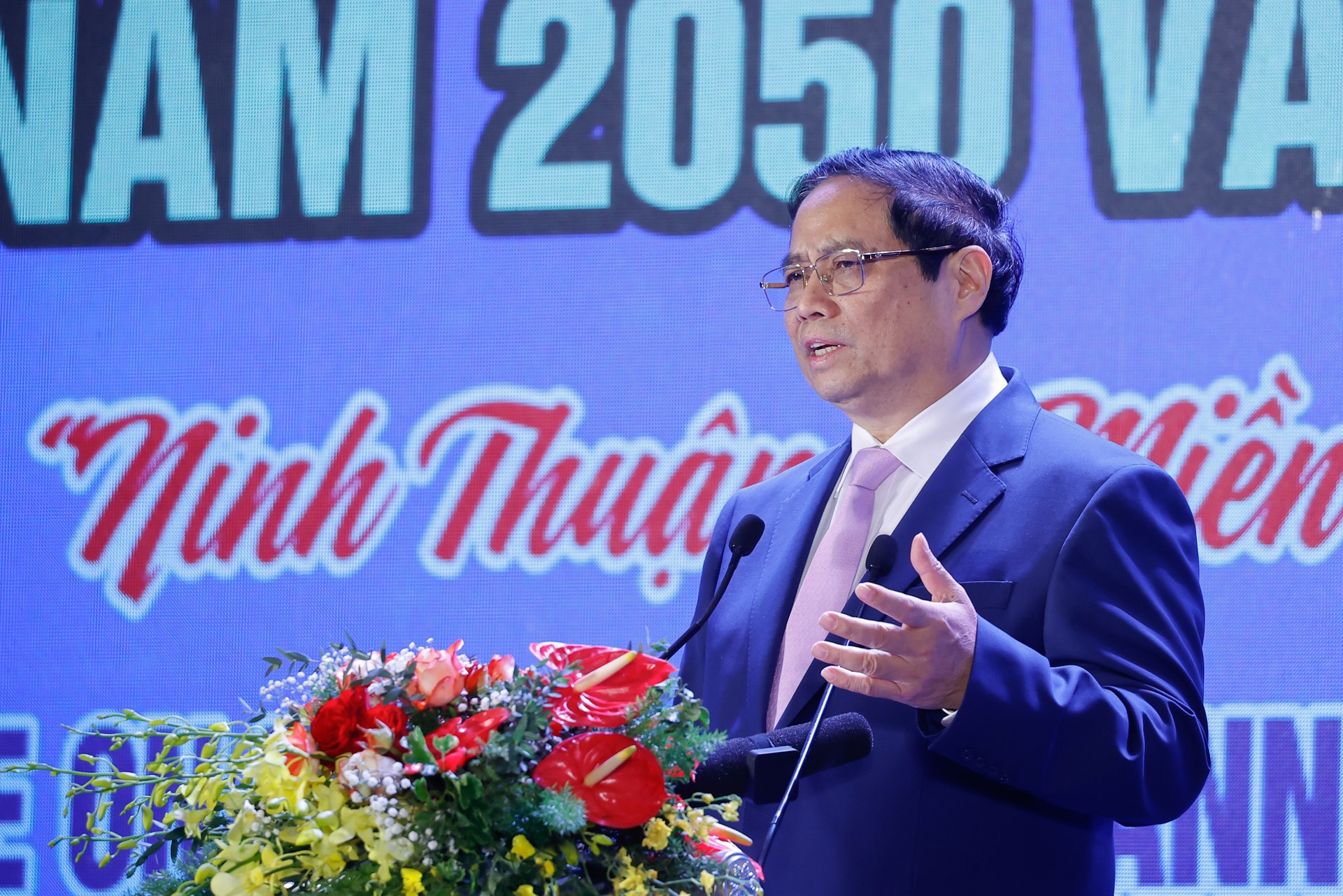 El Primer Ministro espera que Ninh Thuan supere con fuerza y ​​se desarrolle de forma rápida y sostenible - Foto 8.