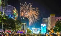 Les véhicules sont interdits de circuler sur de nombreuses routes de Hô Chi Minh-Ville pour le feu d'artifice du 30 avril.