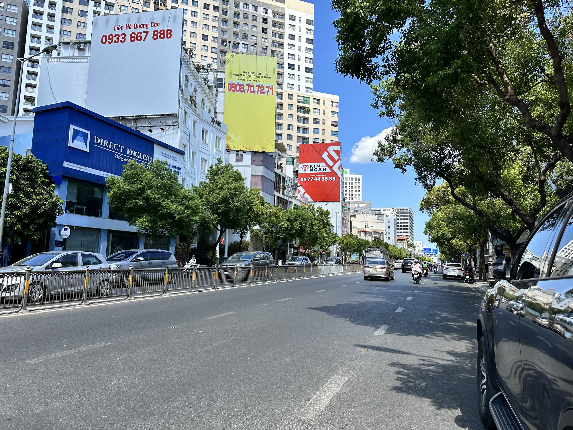 Người dân ở nhà trốn nóng, đường Sài Gòn vắng hoe- Ảnh 9. Người dân ở nhà trốn nóng, đường Sài Gòn vắng hoe- Ảnh 9.