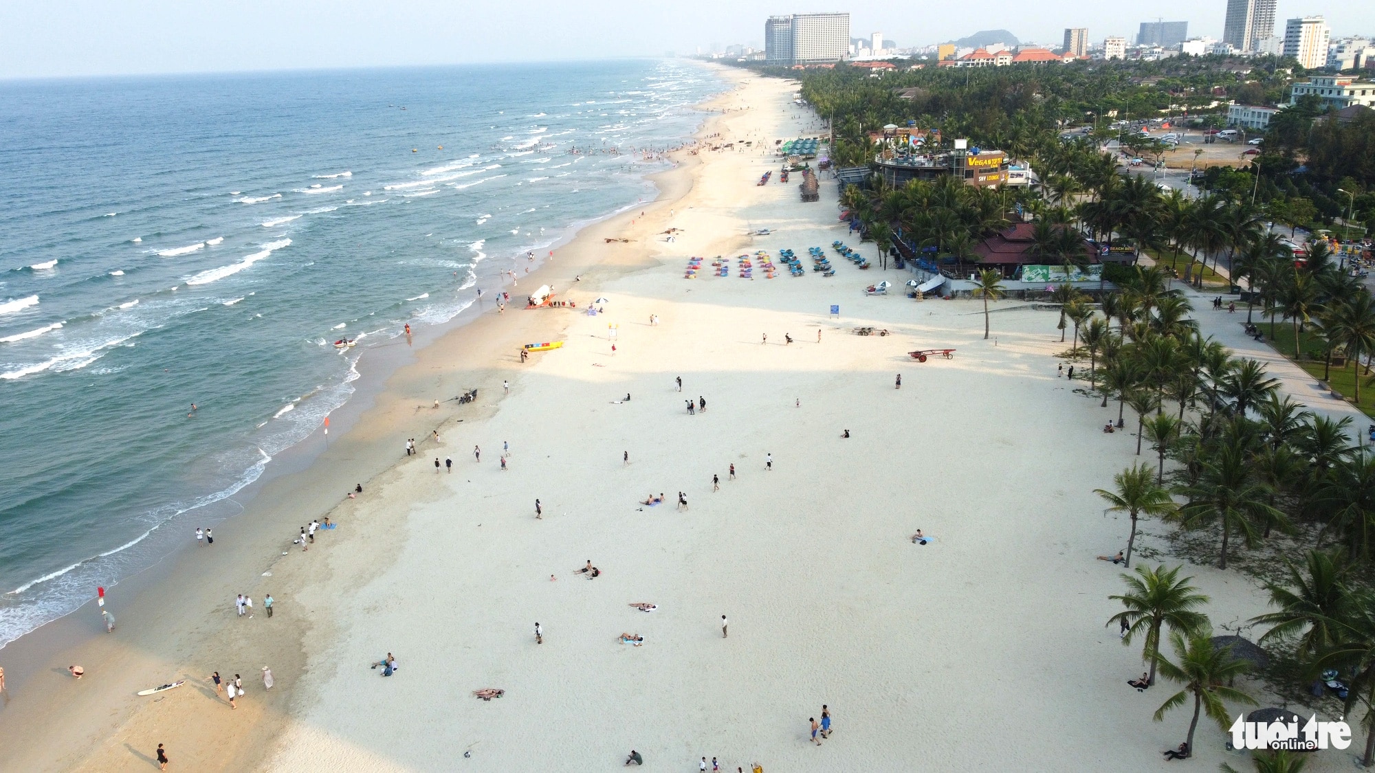 Nhiều bãi biển ở Đà Nẵng rất đẹp - Ảnh: ĐOÀN CƯỜNG