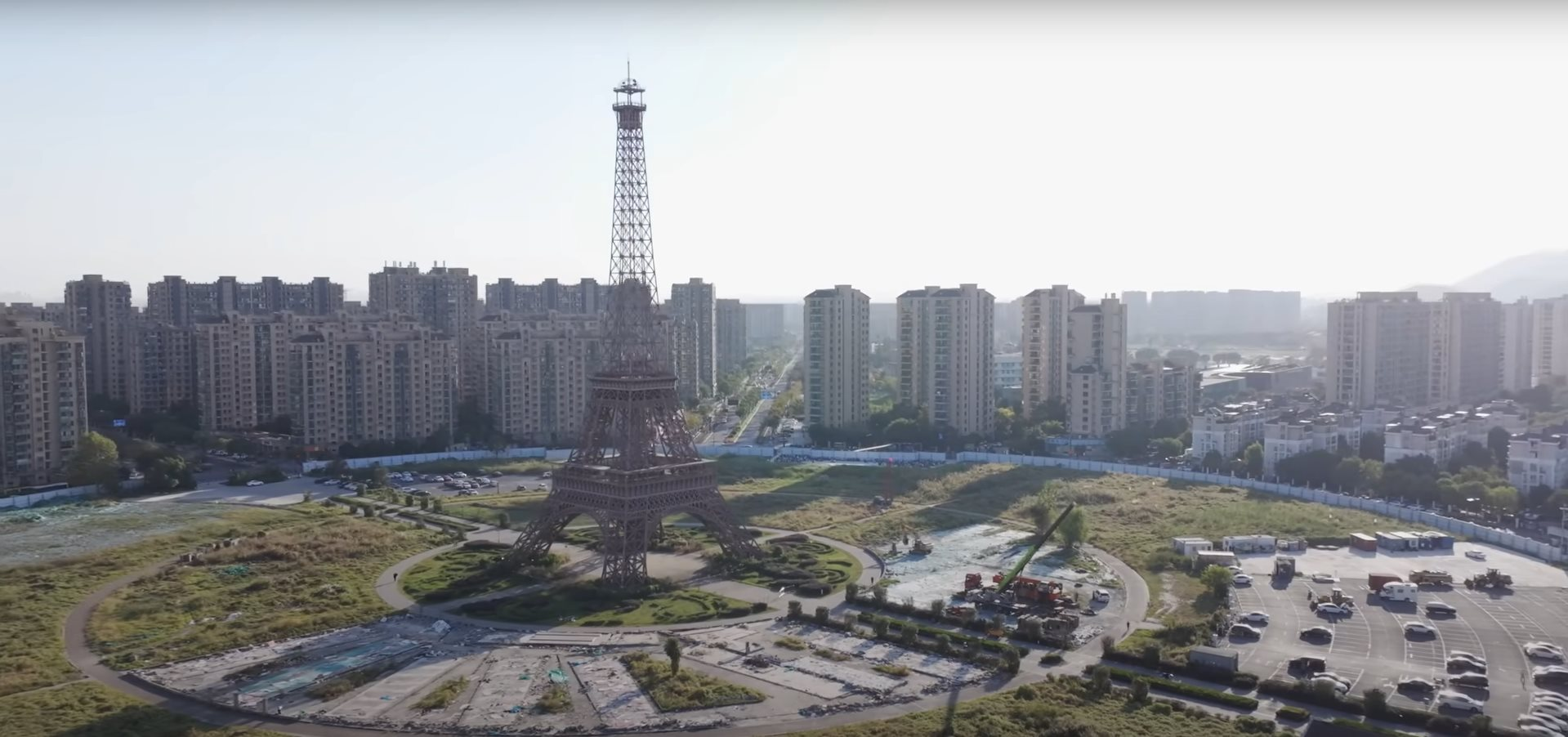 It cost 1 billion USD to build and heavily promoted the expectation of becoming a hot tourist destination throughout Asia: how is the "Paris version 2" project after 17 years? - Photo 10.