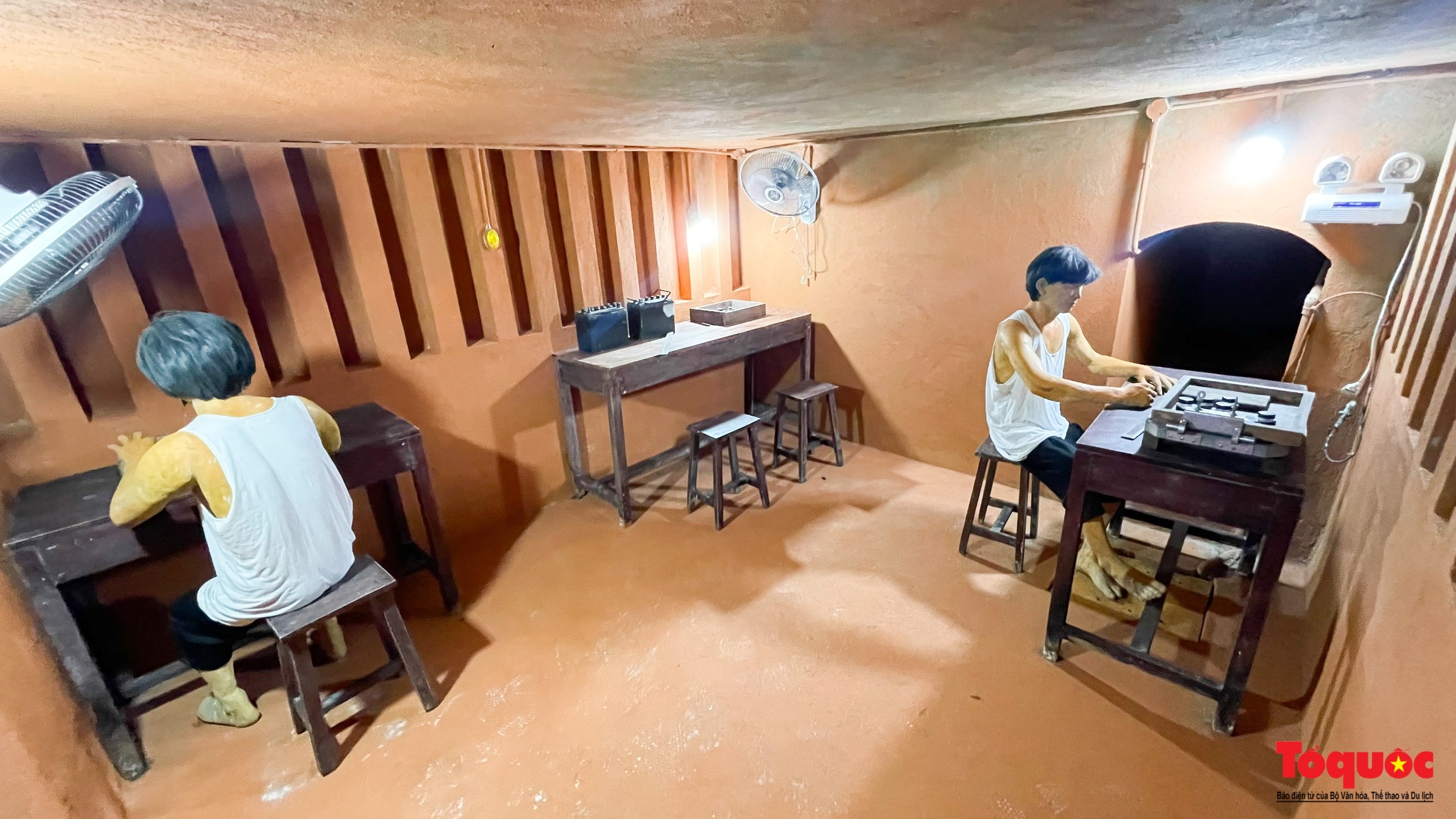 Bên trong căn hầm từng là xưởng in tuyệt mật giữa Sài Gòn - Ảnh 7.