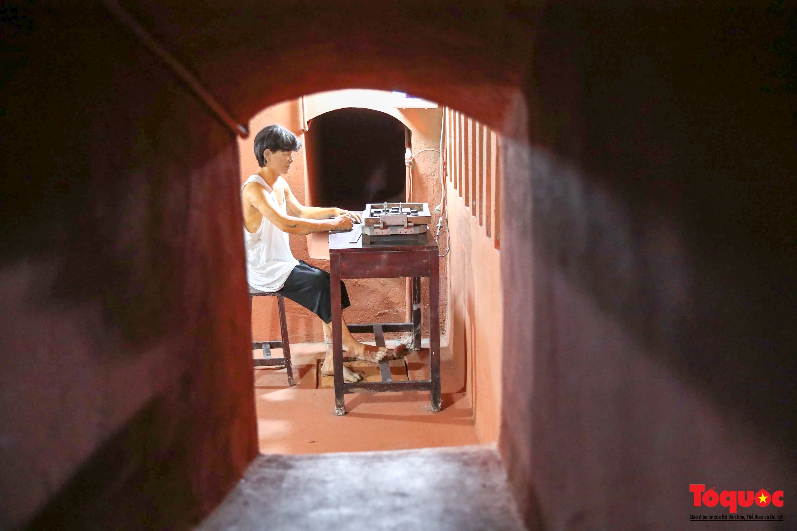 Bên trong căn hầm từng là xưởng in tuyệt mật giữa Sài Gòn - Ảnh 6.