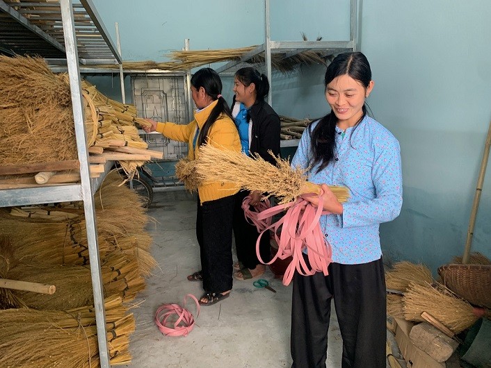 Nữ thanh niên dân tộc thiểu số vươn lên thoát nghèo ở Hà Giang