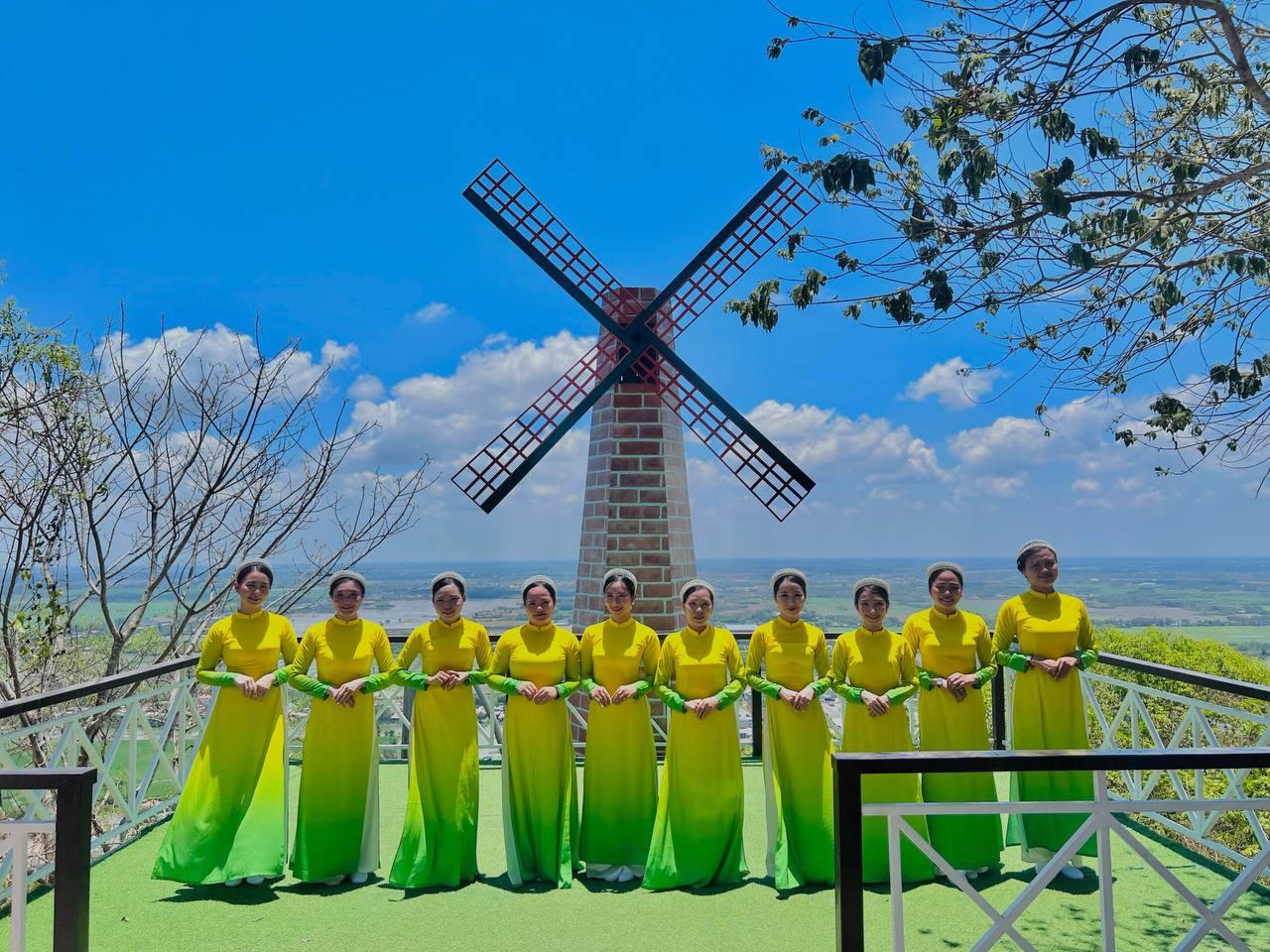 Điểm đến lý tưởng ở miền Tây không thể bỏ qua dịp lễ 30-4 và 1-5- Ảnh 8. Điểm đến lý tưởng ở miền Tây không thể bỏ qua dịp lễ 30-4 và 1-5- Ảnh 8.