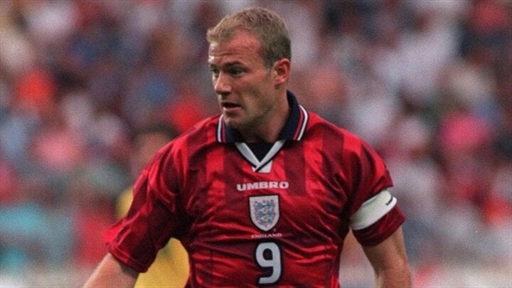 Alan Shearer (England) is the top scorer of EURO 1996 with 5 goals. Outside of this tournament, he only had 2 more goals. (Photo: Eurosport)