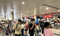 Mỗi ngày hơn 700 chuyến bay cất - hạ cánh ở Tân Sơn Nhất dịp 30/4