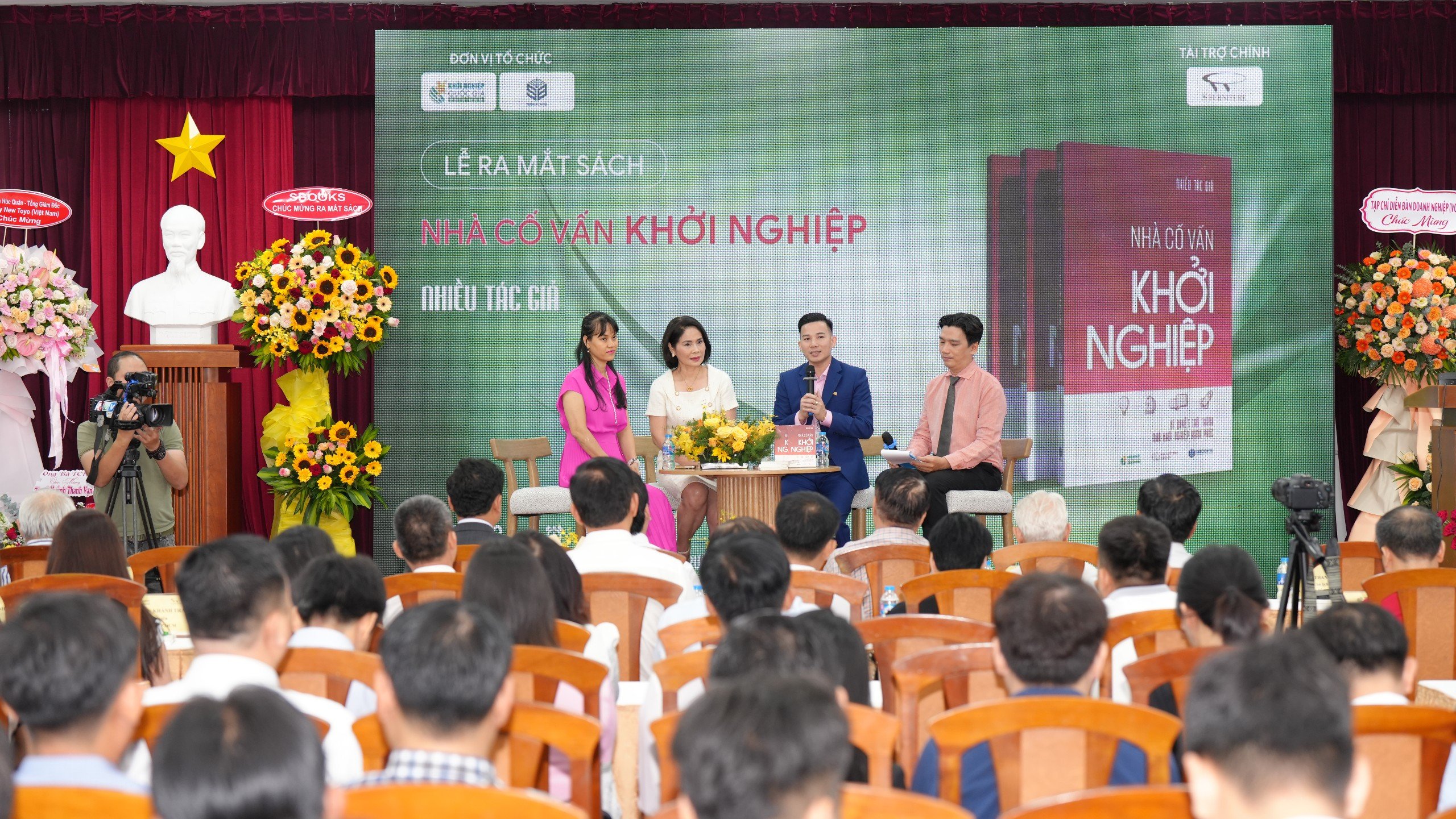 2 cuốn sách truyền đam mê và khát vọng khởi nghiệp- Ảnh 1. 2 cuốn sách truyền đam mê và khát vọng khởi nghiệp- Ảnh 1.