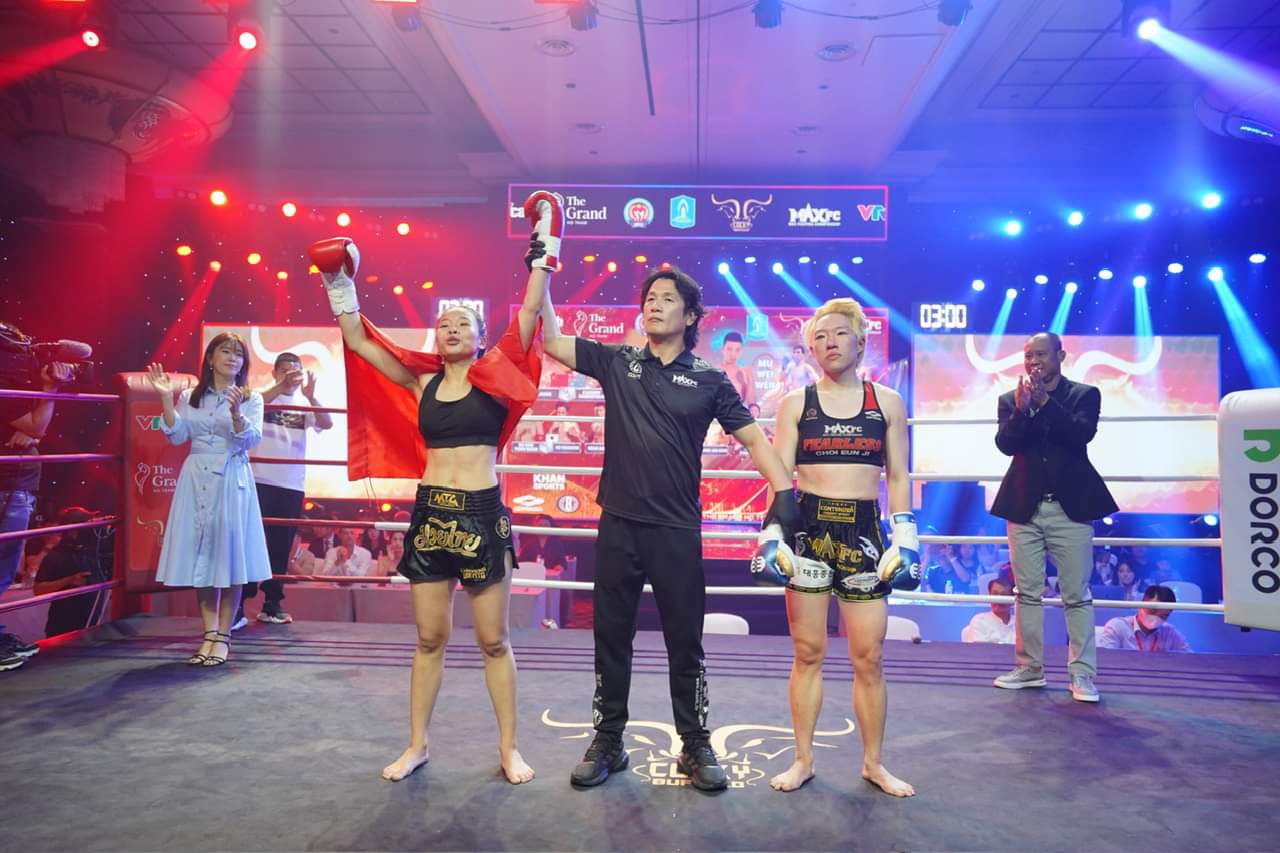 2 võ sĩ kickboxing Việt Nam đánh bại đối thủ cực mạnh tại MAXFC 26 - Ảnh 1. 2 võ sĩ kickboxing Việt Nam đánh bại đối thủ cực mạnh tại MAXFC 26 - Ảnh 1.
