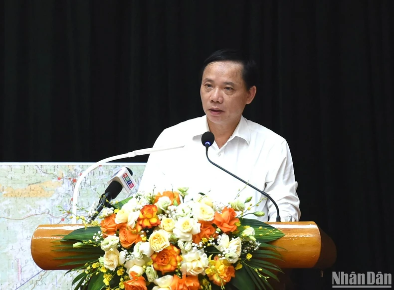 [Ảnh] Thủ tướng Phạm Minh Chính làm việc với Ban Thường vụ Tỉnh ủy Hòa Bình ảnh 1