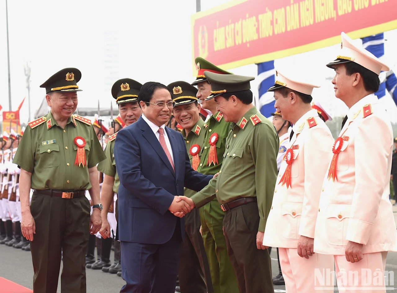 [Ảnh] Thủ tướng dự Lễ kỷ niệm 50 năm Ngày truyền thống lực lượng Cảnh sát cơ động ảnh 1