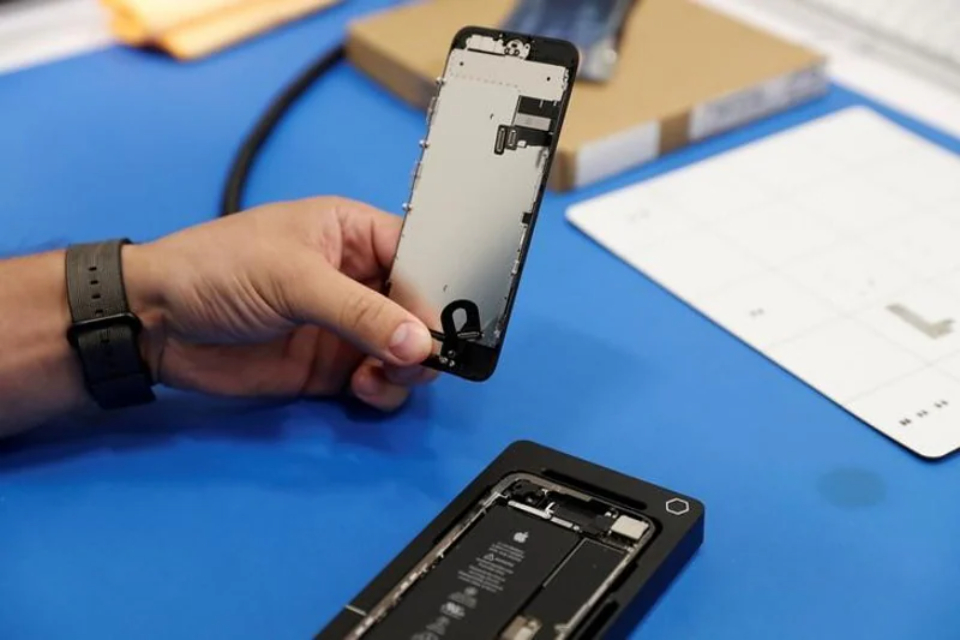 Apple nói gì khi việc sửa chữa iPhone bị chỉ trích?- Ảnh 1. Apple nói gì khi việc sửa chữa iPhone bị chỉ trích?- Ảnh 1.