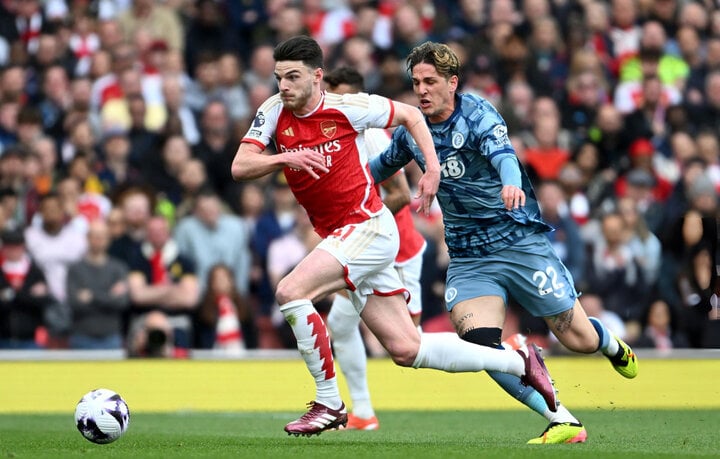 Arsenal and Aston Villa created an exciting match at a high tempo.
