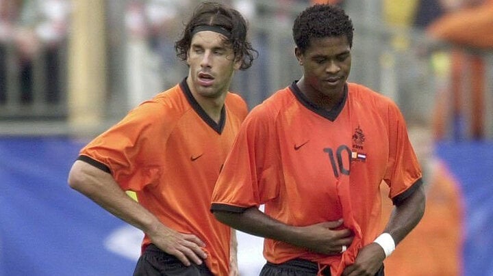The Dutch team once owned two top strikers, Ruud van Nistelrooy and Patrick Kluivertz. Each person has 2 goals in EURO tournaments. Van Nistelrooy played 6 matches, while Kluivertz appeared in 8 matches. (Photo: Getty Images)
