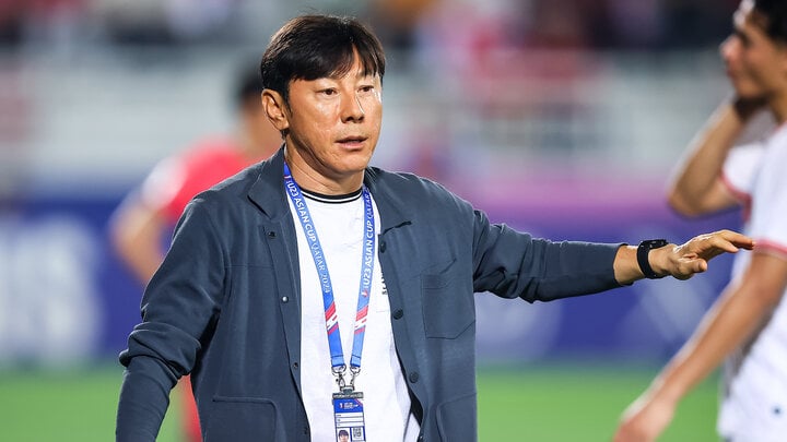 Coach Shin Tae-yong received a shower of compliments. (Photo: AFC)