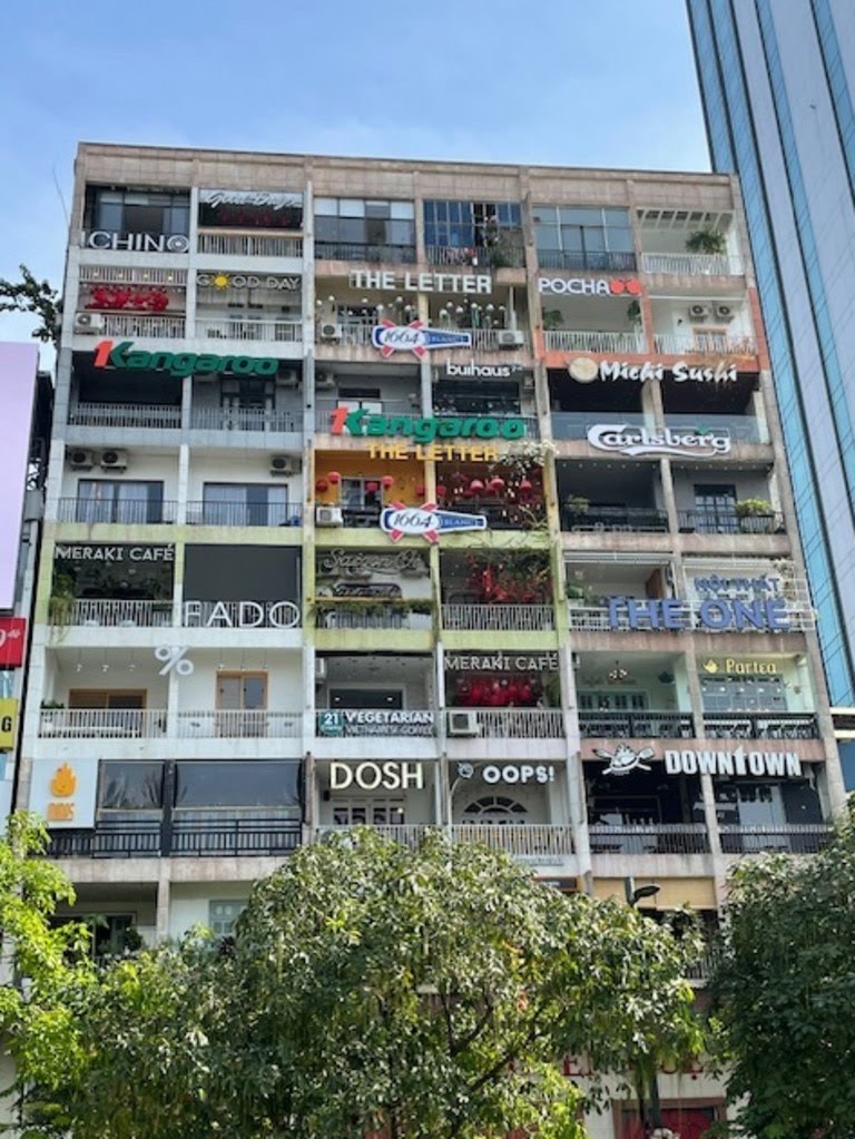 Báo nước ngoài viết gì về chung cư cà phê 9 tầng ở TP.HCM?- Ảnh 1. Báo nước ngoài viết gì về chung cư cà phê 9 tầng ở TP.HCM?- Ảnh 1.