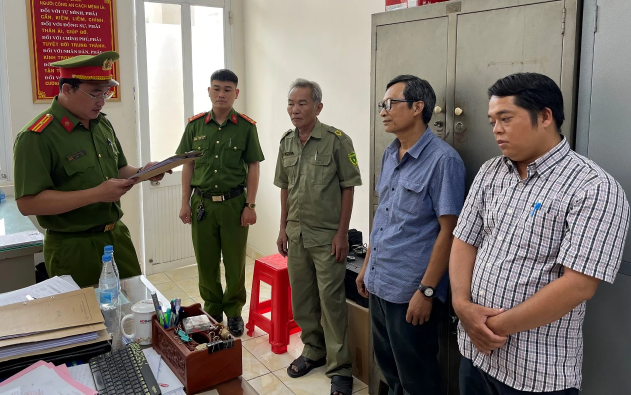Bắt giám đốc, thủ quỹ trung tâm phát triển quỹ đất gây thất thoát 64 tỉ đồng- Ảnh 1. Bắt giám đốc, thủ quỹ trung tâm phát triển quỹ đất gây thất thoát 64 tỉ đồng- Ảnh 1.