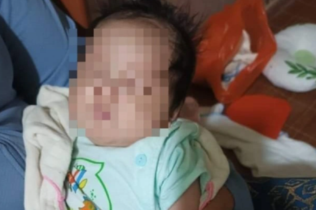Bé trai sơ sinh khóc ngằn ngặt trong thùng xốp lúc rạng sáng - 1 Bé trai sơ sinh khóc ngằn ngặt trong thùng xốp lúc rạng sáng - 1