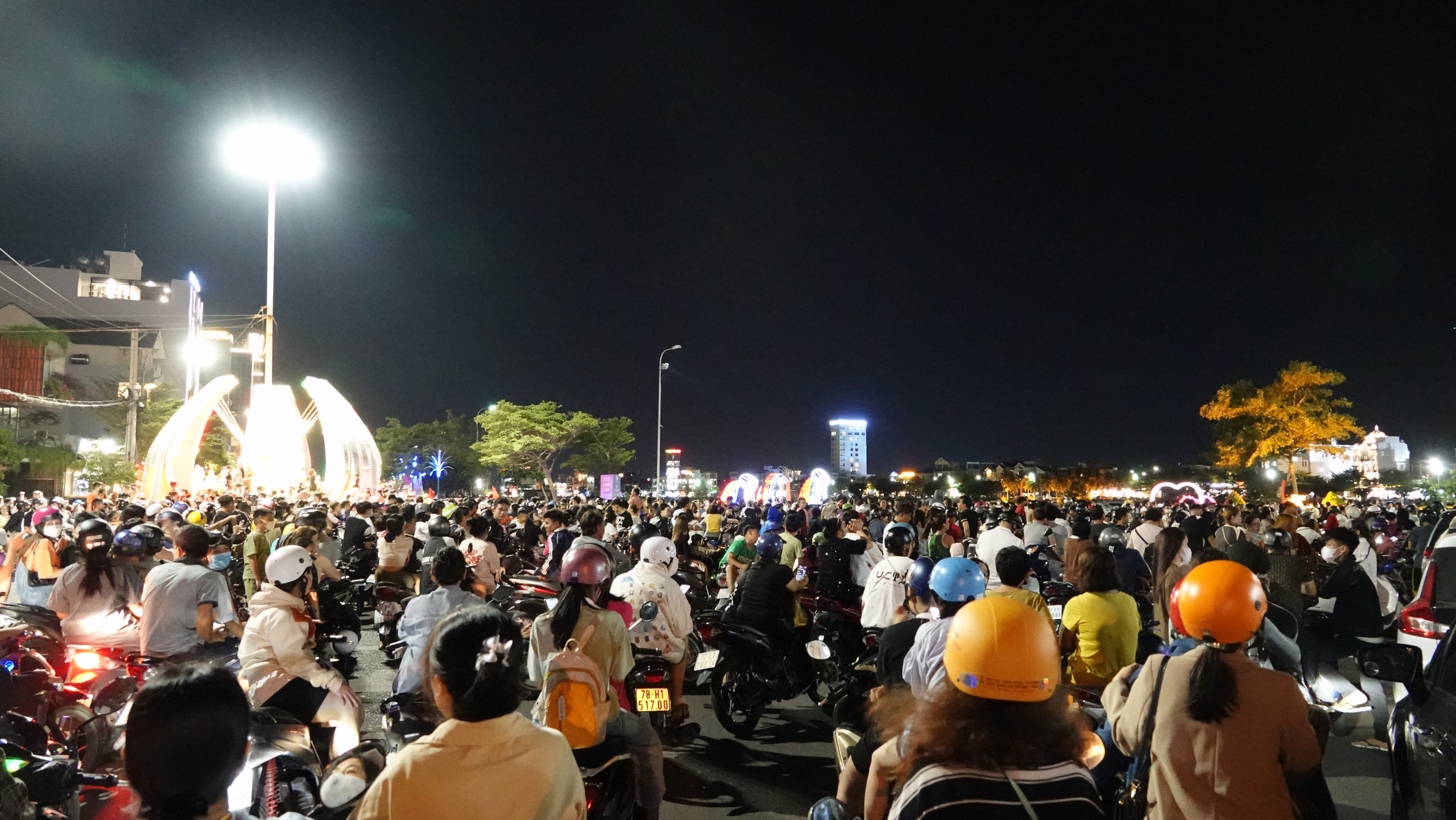 Bình Định đón hơn 710.000 lượt khách du lịch trong sự kiện Amazing- Ảnh 1.