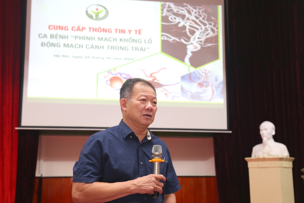 Bỗng dưng mờ mắt, phát hiện khối phình động mạch não "khổng lồ" - Ảnh 1. Bỗng dưng mờ mắt, phát hiện khối phình động mạch não "khổng lồ" - Ảnh 1.