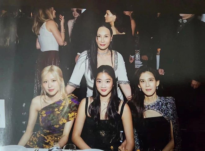 Poderosa foto de Rosé y los miembros de la familia Samsung