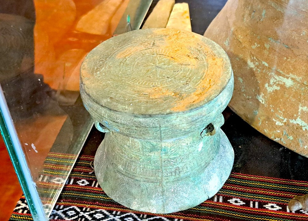 Cán bộ ngân hàng lấy trống đồng Đông Sơn rồi trả lại để... thử khả năng bảo vệ?- Ảnh 1. Chiếc trống đồng Đông Sơn bị ông P. lấy đi để "kiểm tra bảo mật" - Ảnh: L.T.