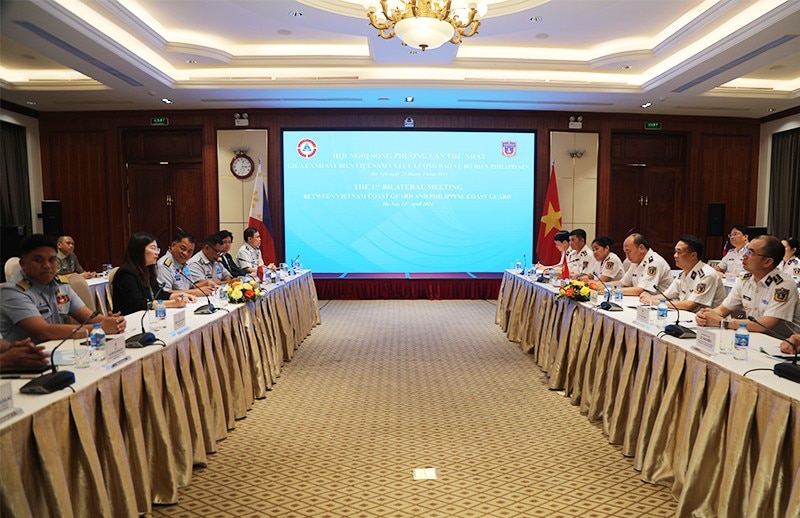 Первая двусторонняя конференция между береговой охраной Вьетнама и береговой охраной Филиппин. (Фото: mod.gov.vn)