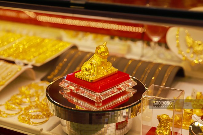 Cập nhật giá vàng chốt phiên 27.4: Chênh lệch mua - bán vàng miếng SJC đang bị nới rộng