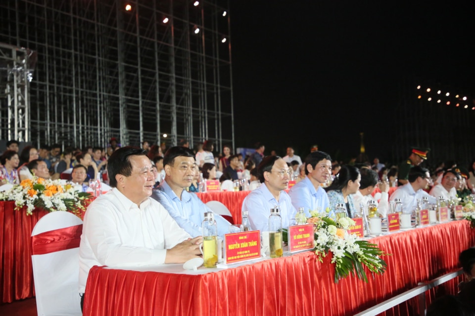 카니발 하롱에 참석한 대표자들. 사진: Do Phuong-Minh Ha